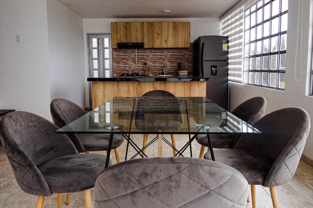 La Esperanza Lakeview - *